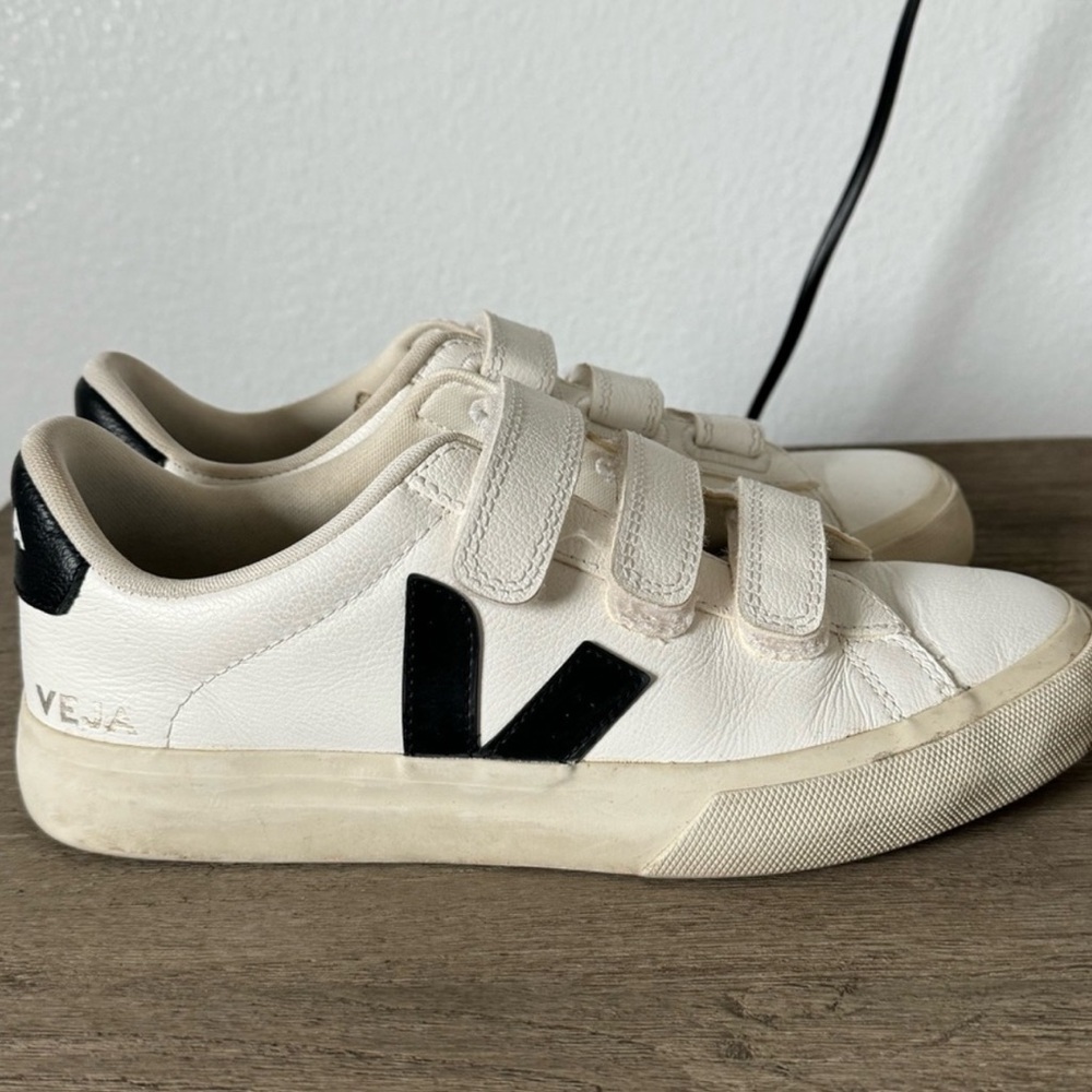 Women’s Veja Sneakers